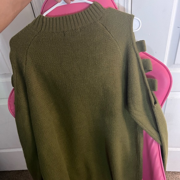 Green Mango U.S.A Sweater - Picture 2 of 4